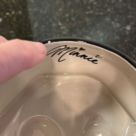 AUTHENTIC WALT DISNEY WORLD MINNIE MOUSE PORCELAIN COFFEE CUP MUG THEME Park - Picture 4 of 9